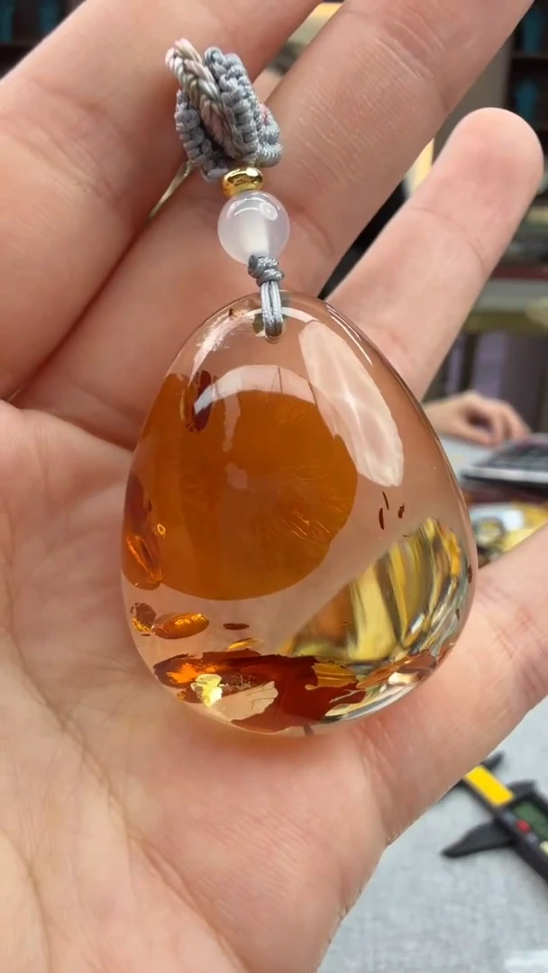 琥珀颈饰未镶嵌380秒拍号 假一罚三