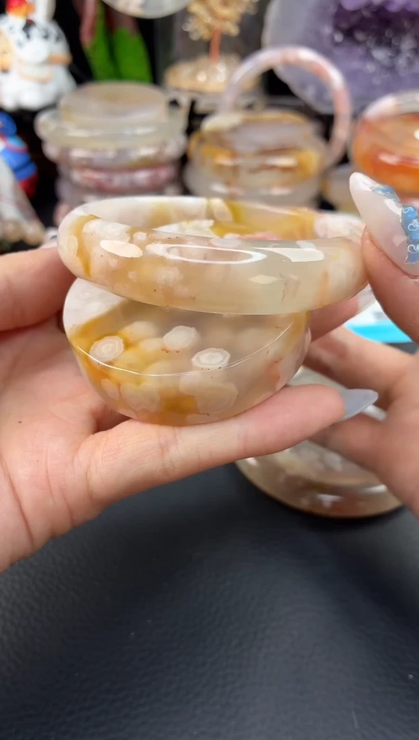 未镶嵌手镯（圆镯）石英质玉57