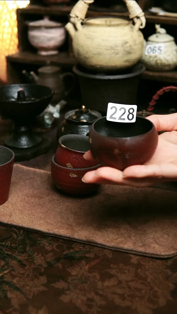 紫砂全手工红色撒金主人杯70毫升左右