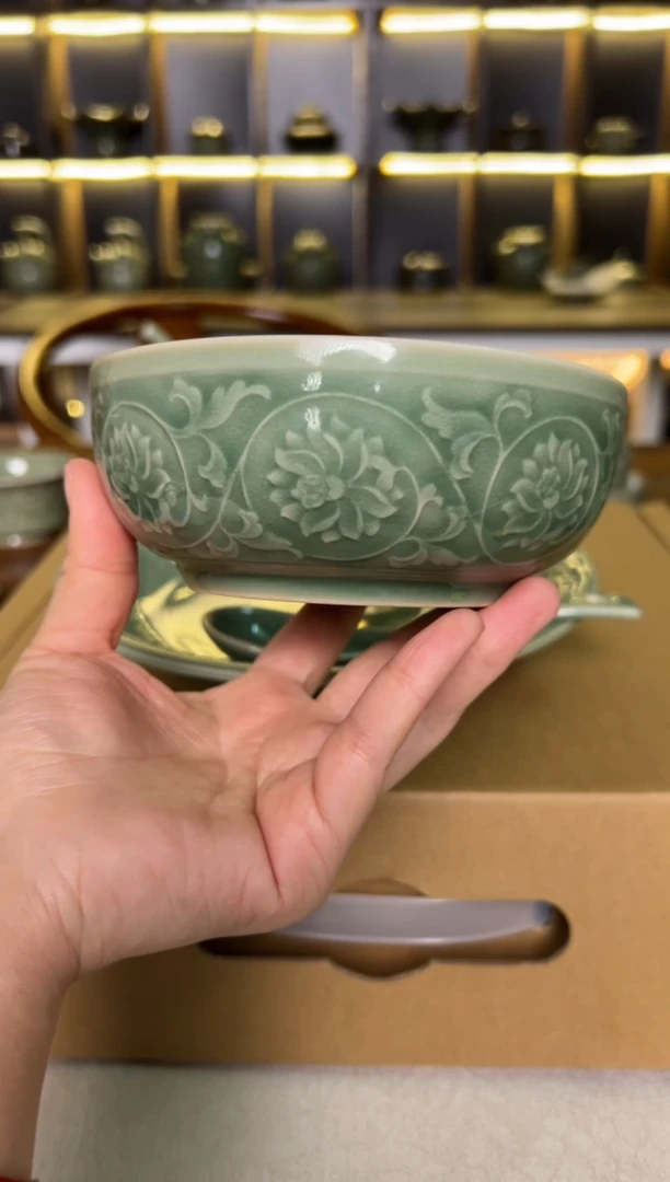 其他正品耀州窑青釉5寸缠枝莲纹米饭碗一只