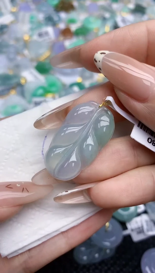 翡翠18K金镶嵌颈饰350   天然翡翠A货