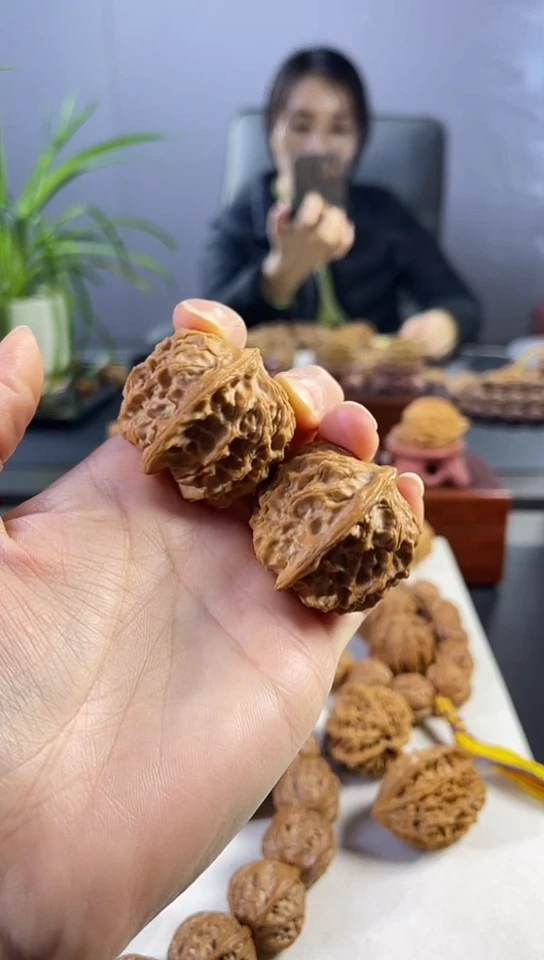 把件文玩核桃19号凹底方肚文玩核桃