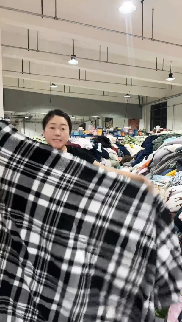 混纺主播手上展示的产品   2.5*2.7米