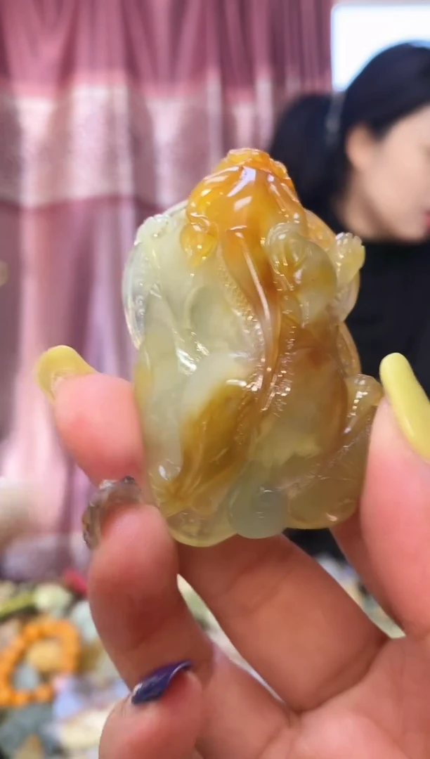未镶嵌岫玉吊坠