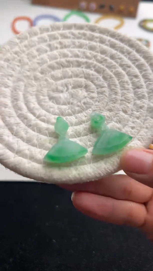 定制翡翠未镶嵌23000+1150绿扇面龙骨耳饰一对