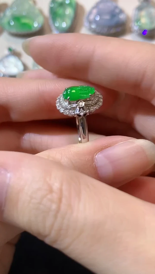 18K金镶嵌戒指翡翠A41