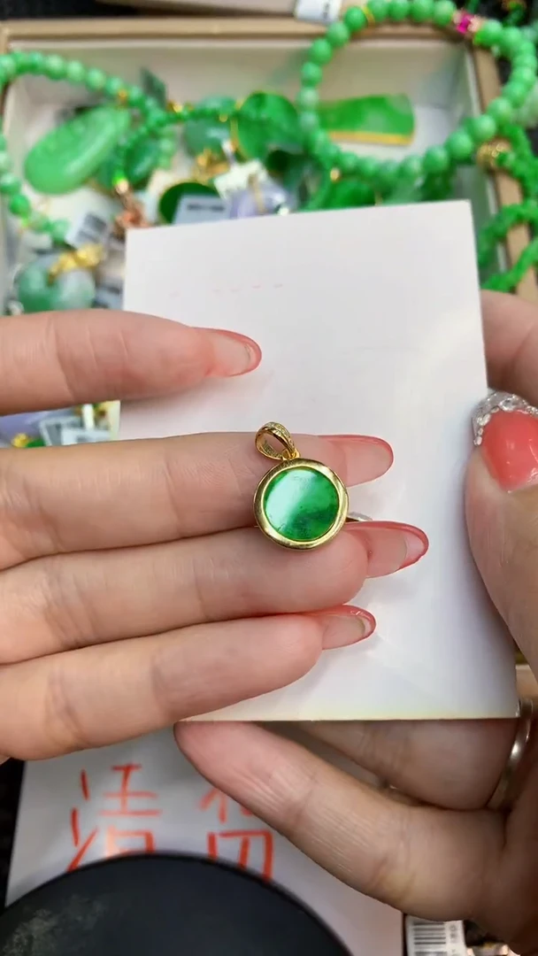 颈饰未镶嵌翡翠1