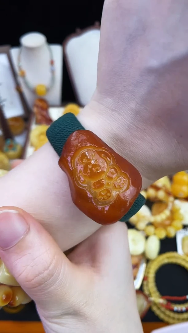 琥珀未镶嵌珠宝奇石柒月
