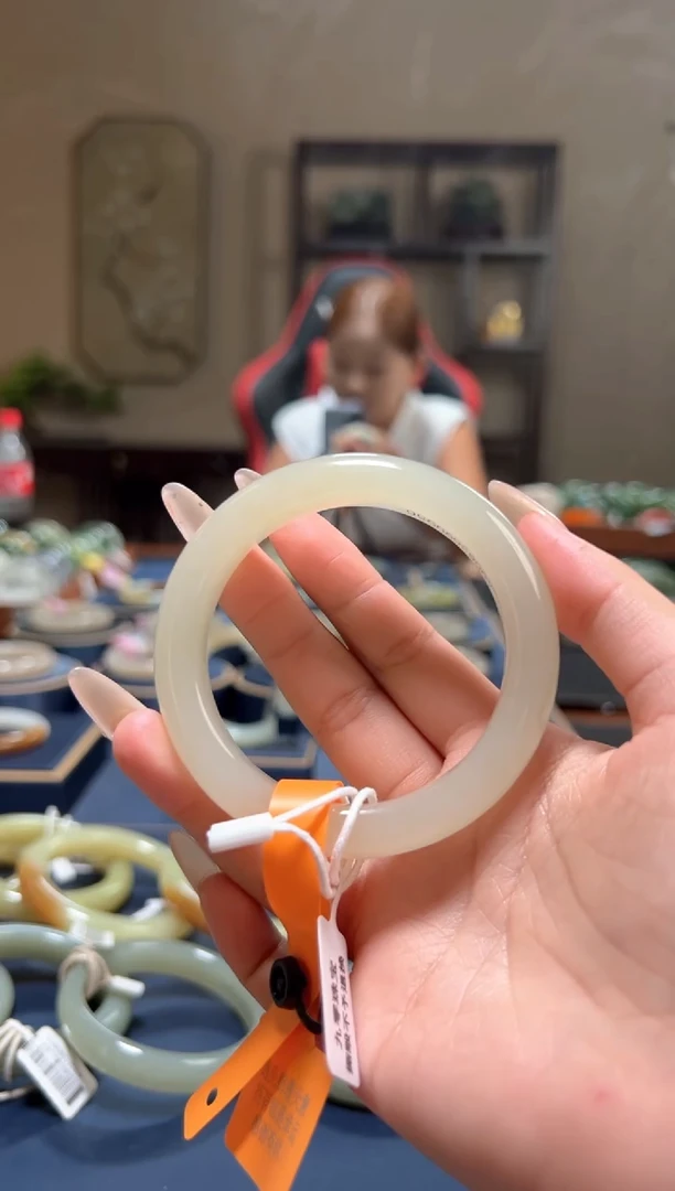 和田玉手镯未镶嵌A0082-55