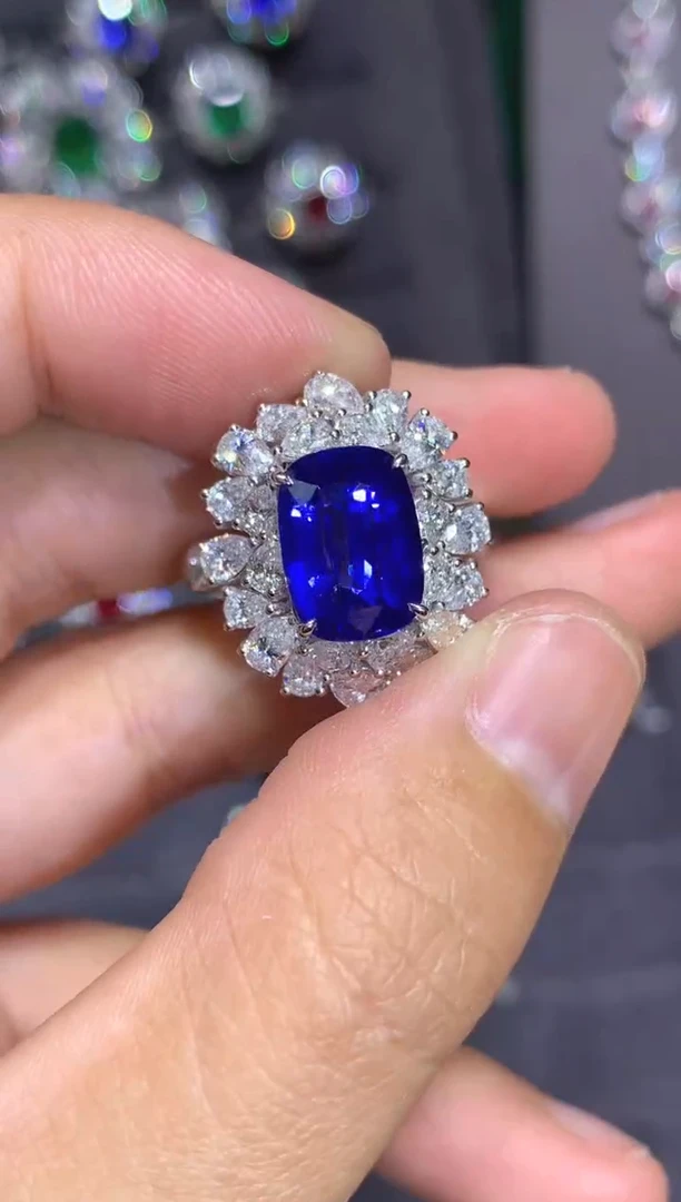 戒指蓝宝石18K金镶嵌5.0CT