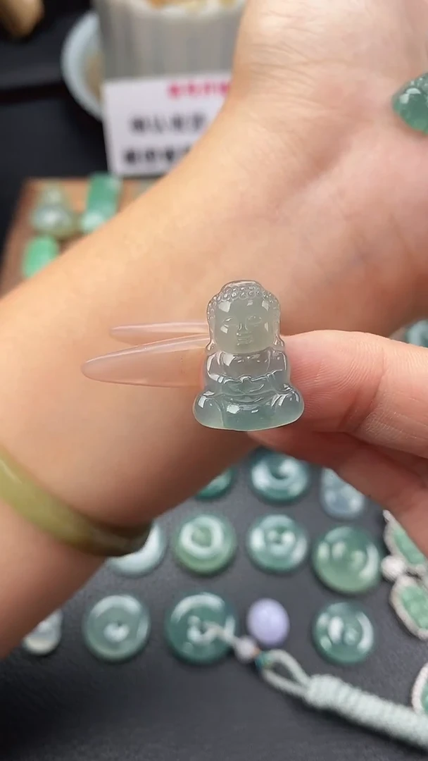 颈饰未镶嵌翡翠宝宝佛