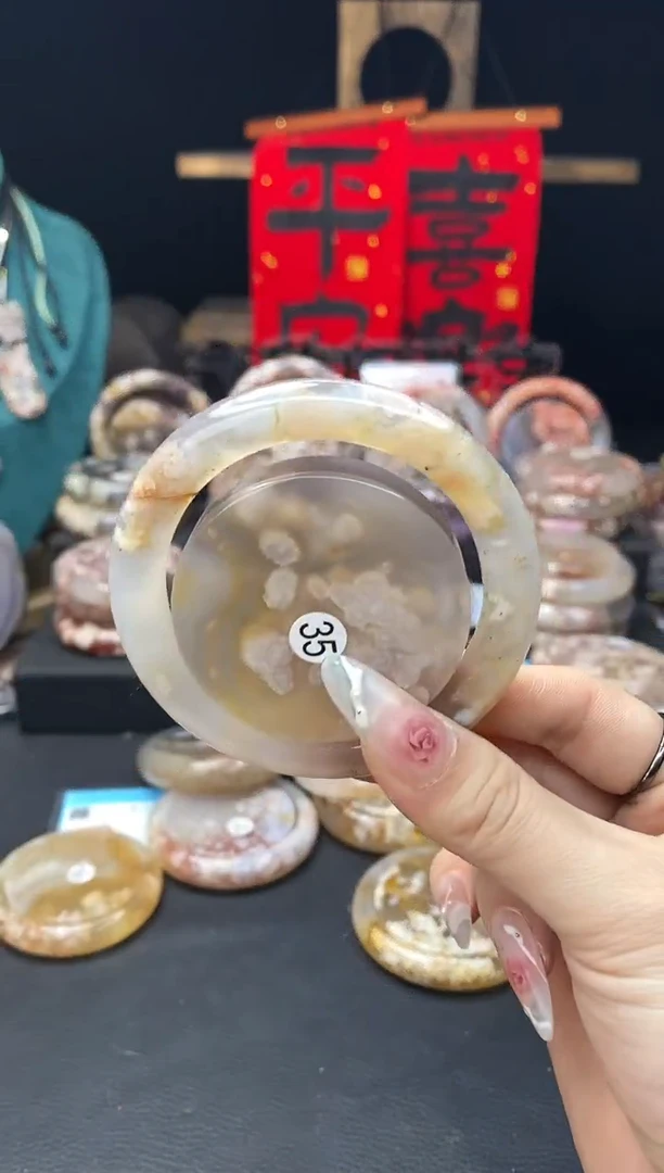 【闪购商品】石英质玉手镯（圆镯）未镶嵌57