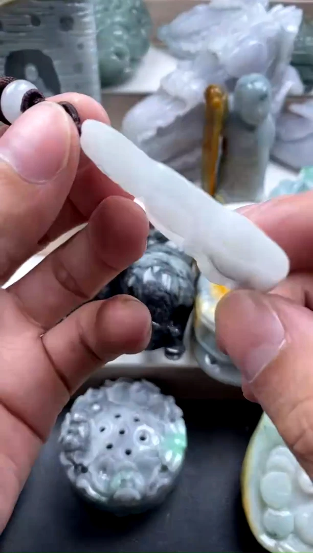 吊坠(不含链)未镶嵌翡翠1
