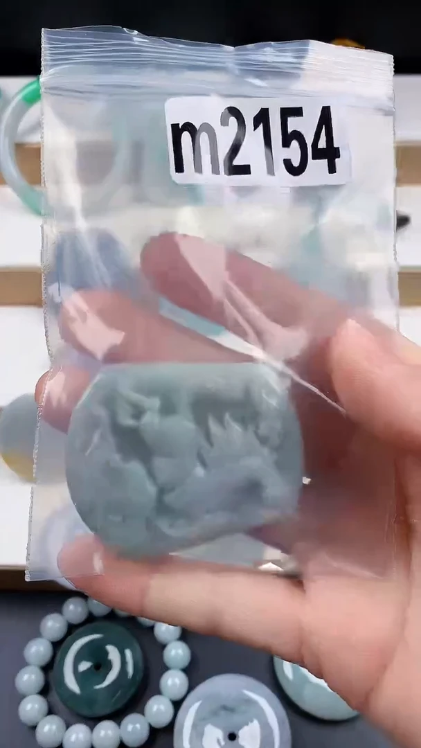 颈饰未镶嵌翡翠天然翡翠吊坠挂件