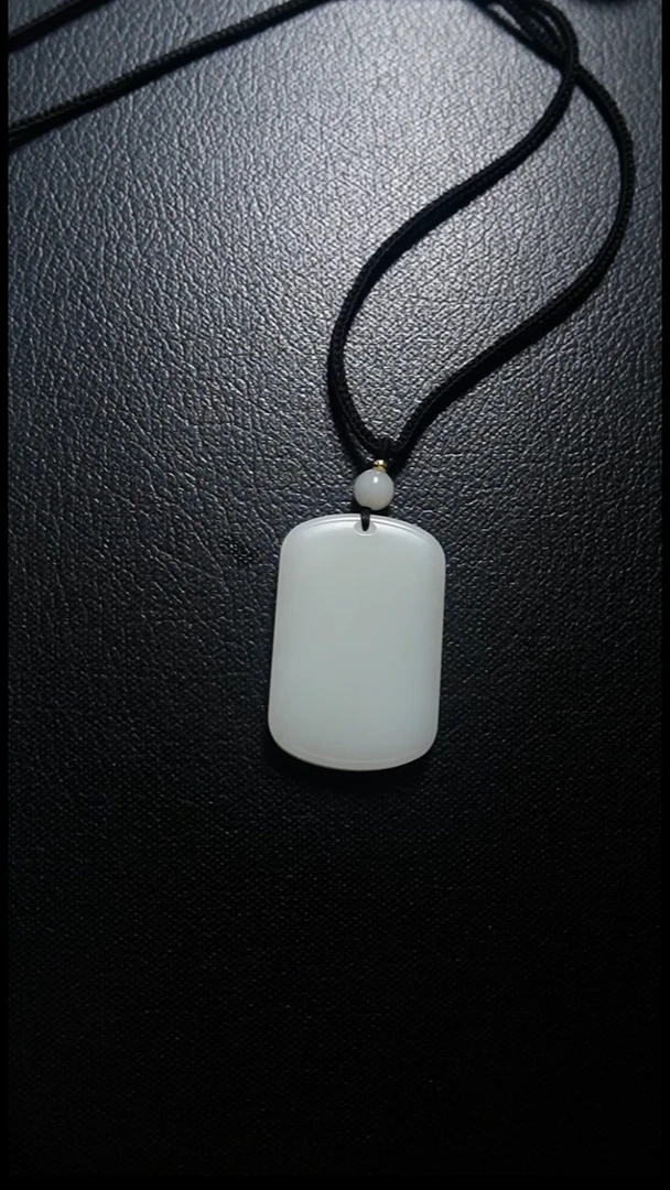 颈饰未镶嵌和田玉无事牌