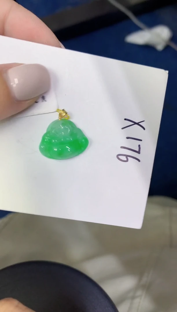 颈饰18K金镶嵌翡翠缅甸天然翡翠A货