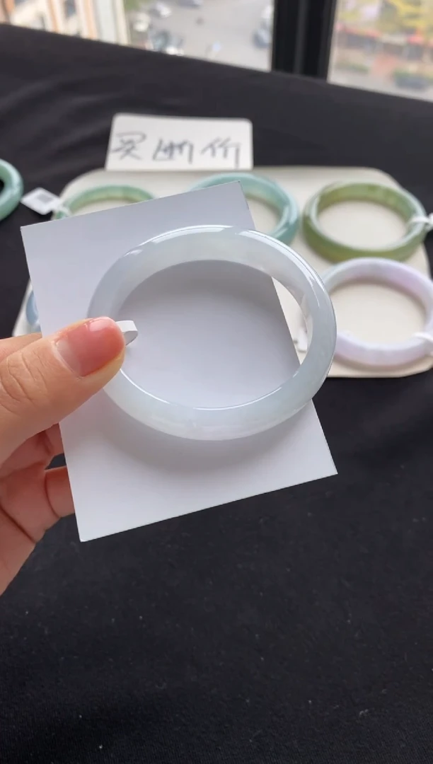【闪购商品】翡翠手镯（贵妃镯）未镶嵌52贵妃--不退不换