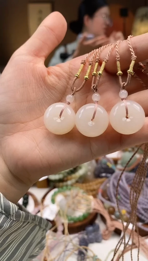 颈饰未镶嵌和田玉20左右藕粉平安扣多样性发一