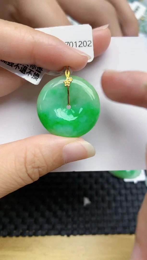 翡翠18K金镶嵌颈饰天然A货翡翠