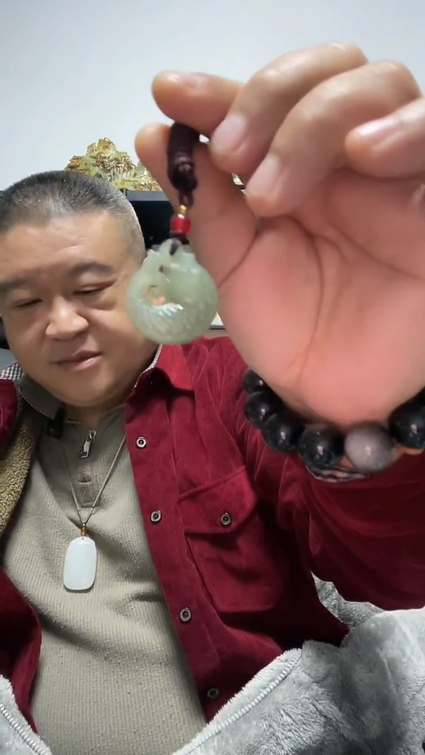 吊坠(赠链)未镶嵌和田玉鱼钱吊坠