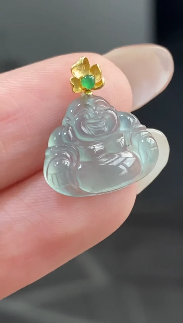 颈饰18K金镶嵌翡翠佛