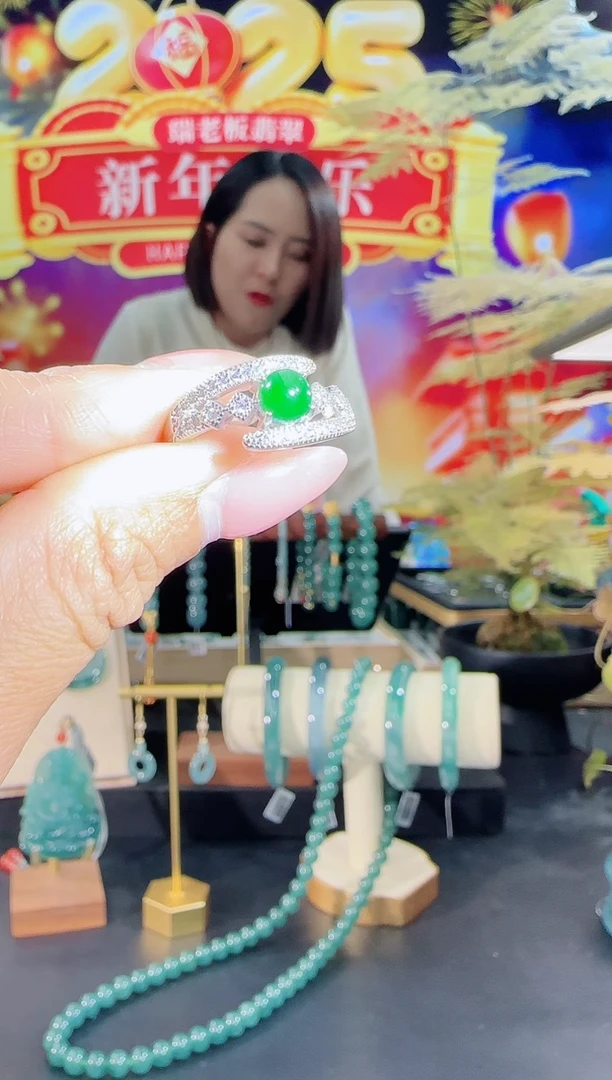 【闪购商品】翡翠戒指合金绿蛋戒指多样性发一