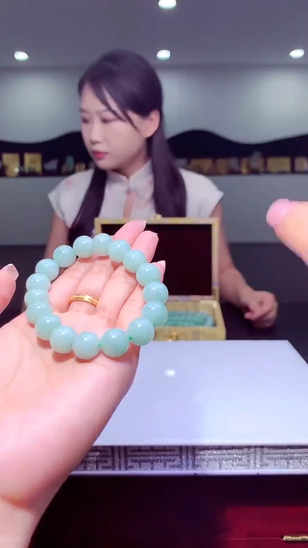 翡翠未镶嵌颈饰倩**?天然翡翠（拍一发一）