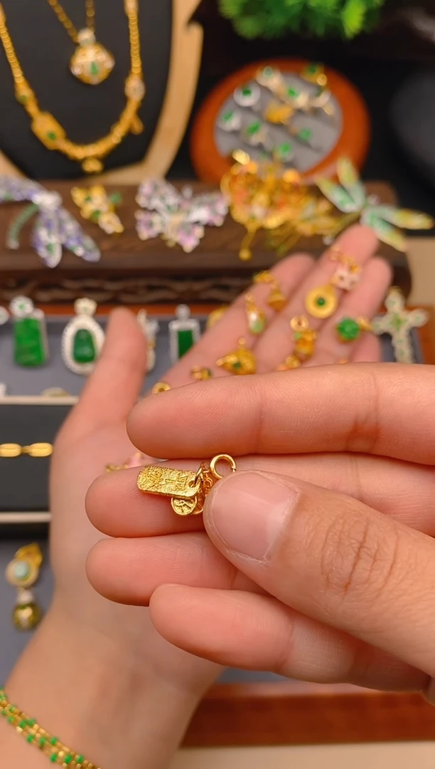 【闪购商品】翡翠吊坠(不含链)银S925镶嵌平安喜乐牌