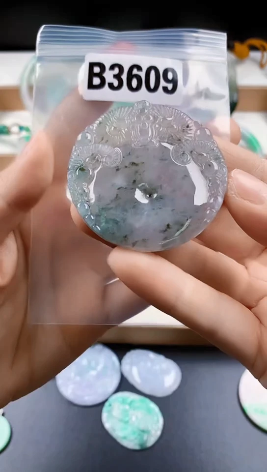 颈饰未镶嵌翡翠天然翡翠吊坠挂件
