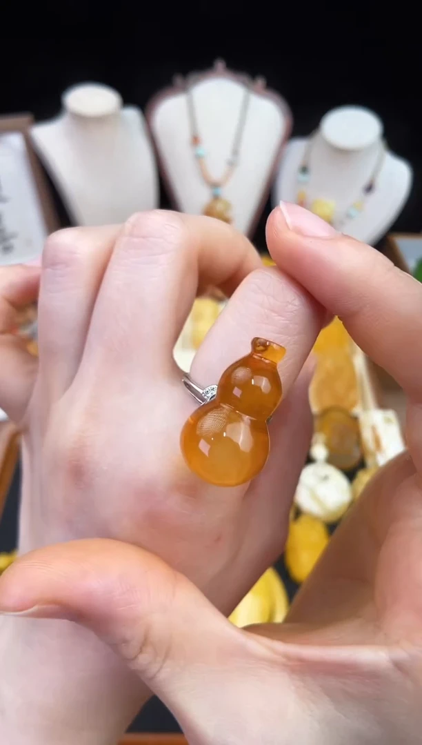 琥珀未镶嵌珠宝奇石柒月
