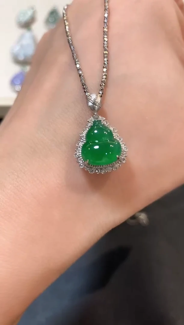 翡翠18K金镶嵌吊坠(不含链)b63