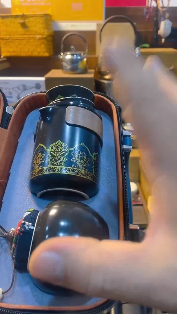 瓷片闪购商品 如图所示