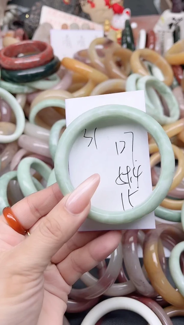 未镶嵌手镯石英质玉127