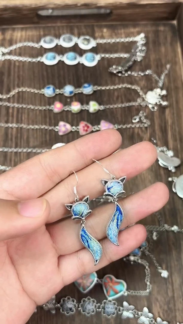 织绣民族风非遗老绣饰品150