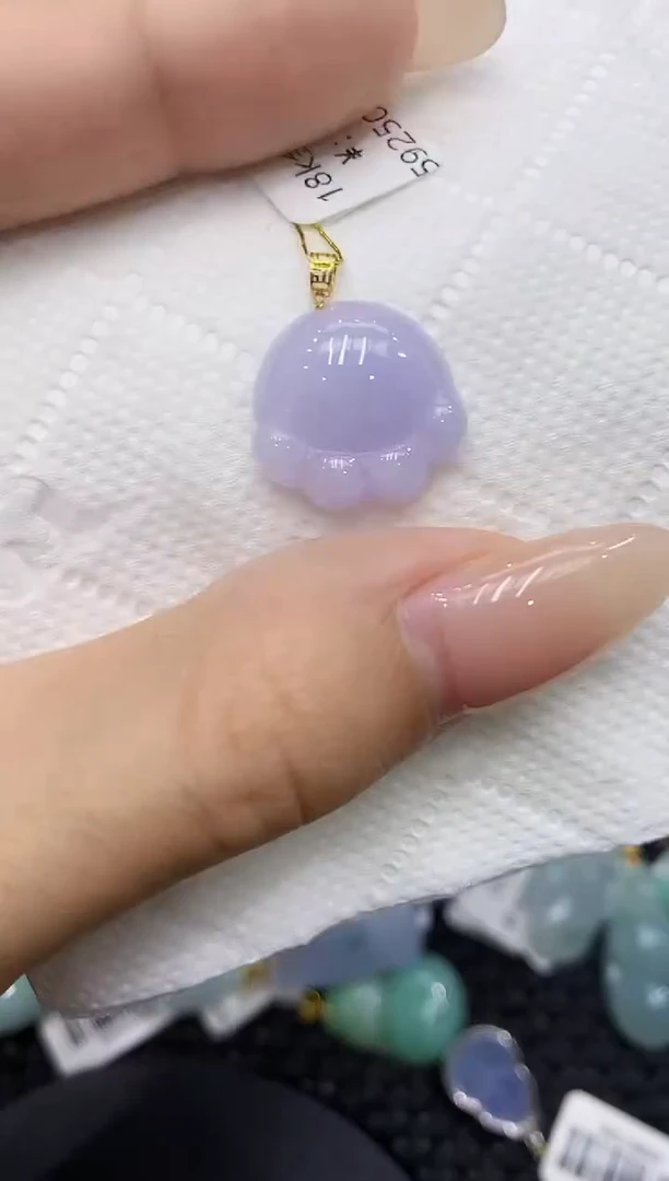 翡翠18K金镶嵌颈饰111111111111