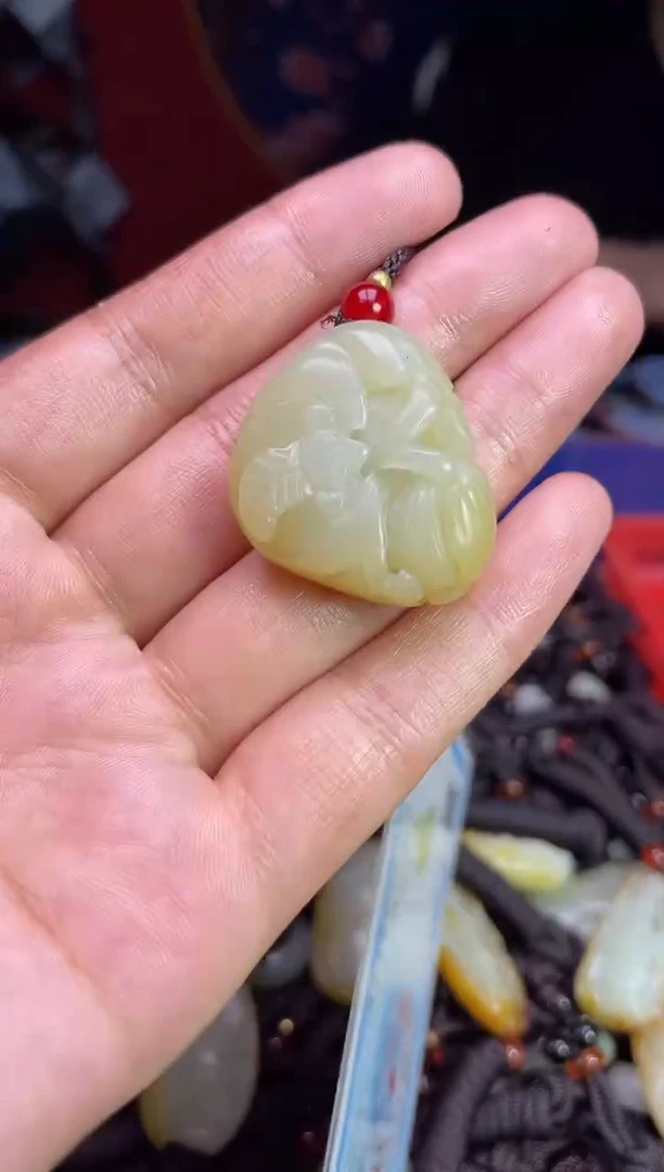 未镶嵌和田玉挂件1