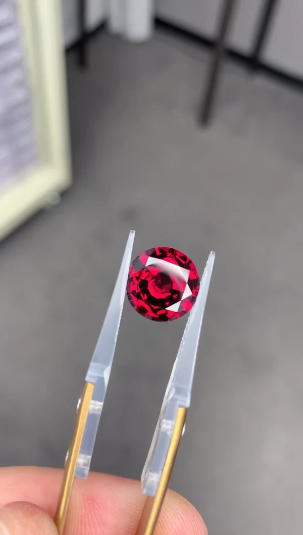 石榴石裸石未镶嵌8ct 镁铝榴石正圆