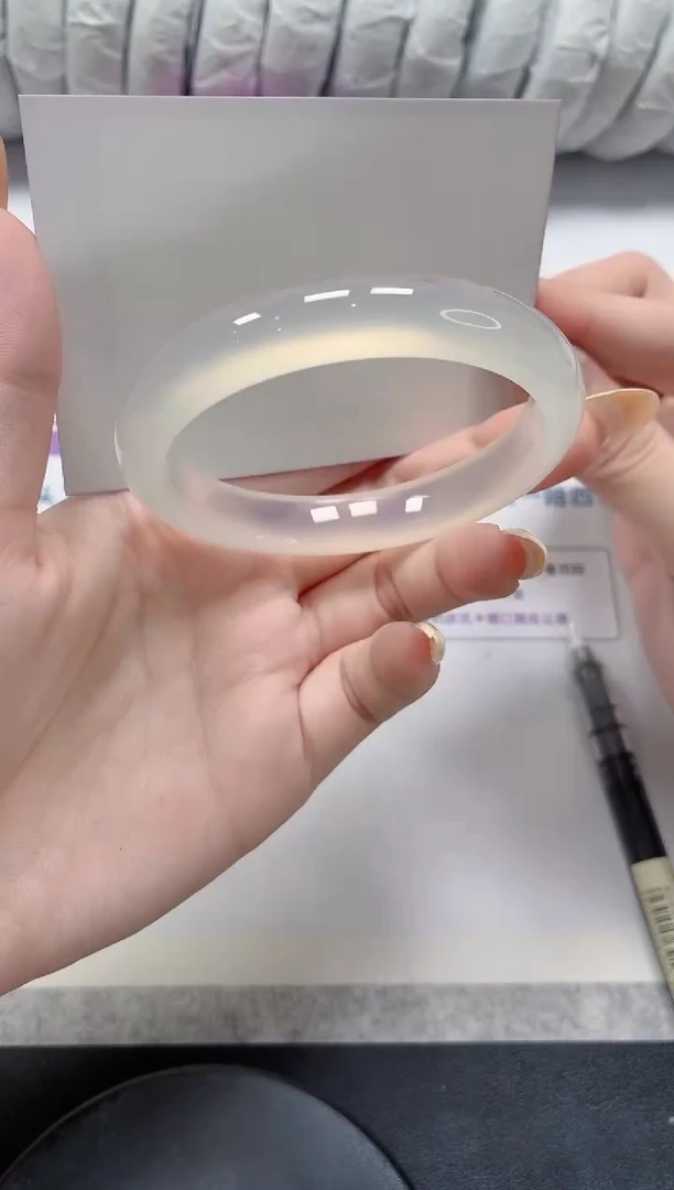 石英质玉手镯未镶嵌97-56.5极光白