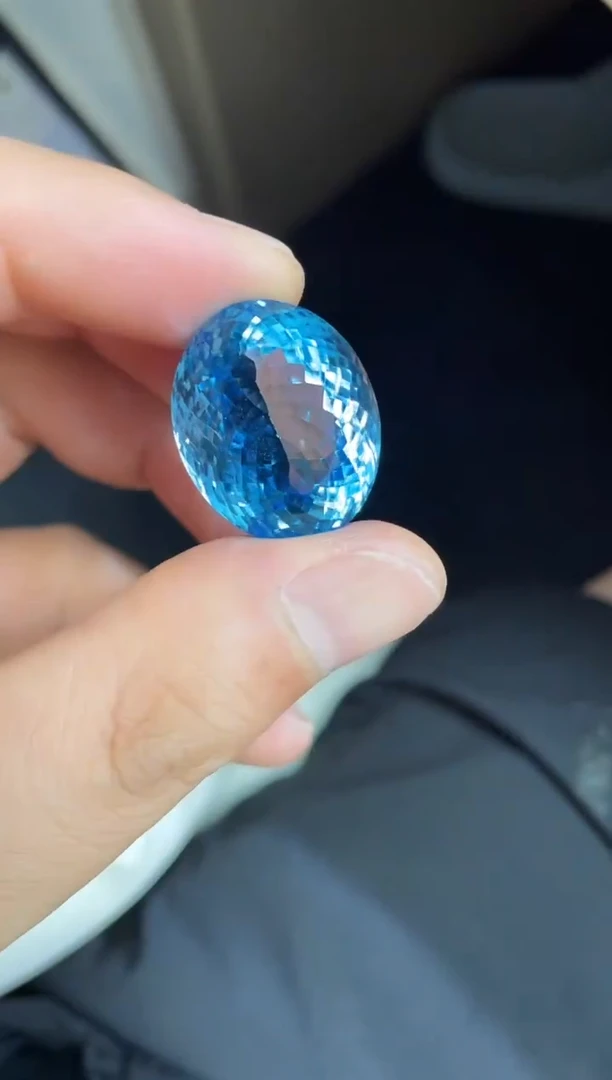 托帕石裸石61.67ct