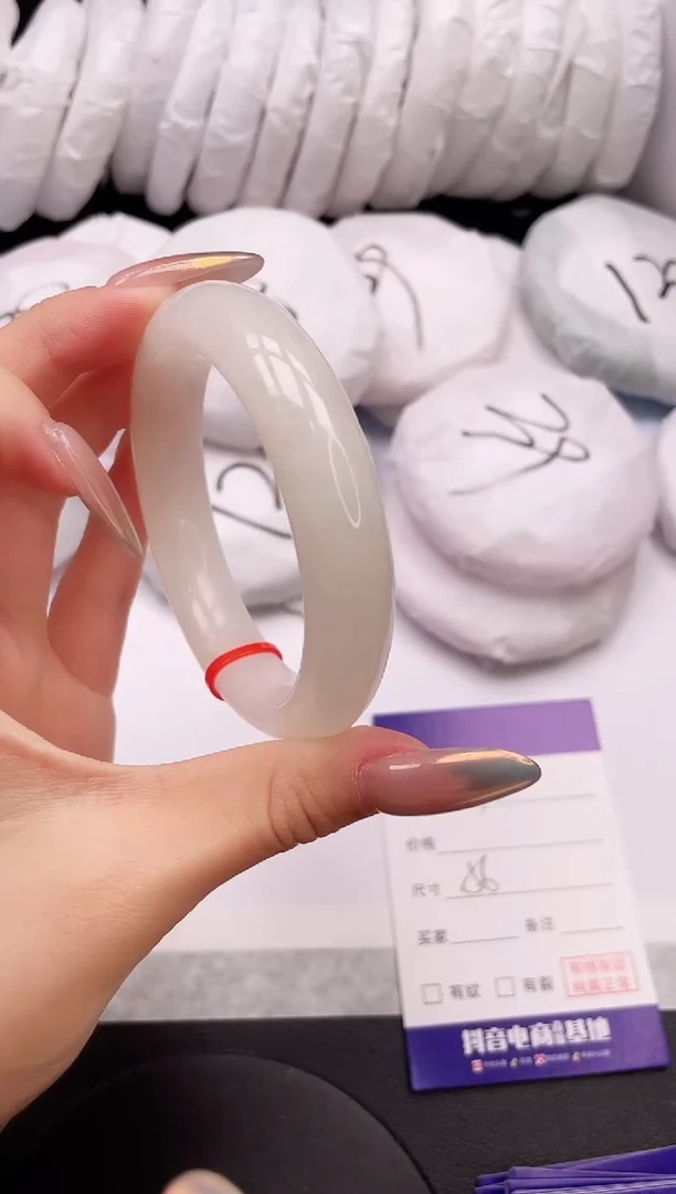 【闪购商品】和田玉手镯未镶嵌17K98-56