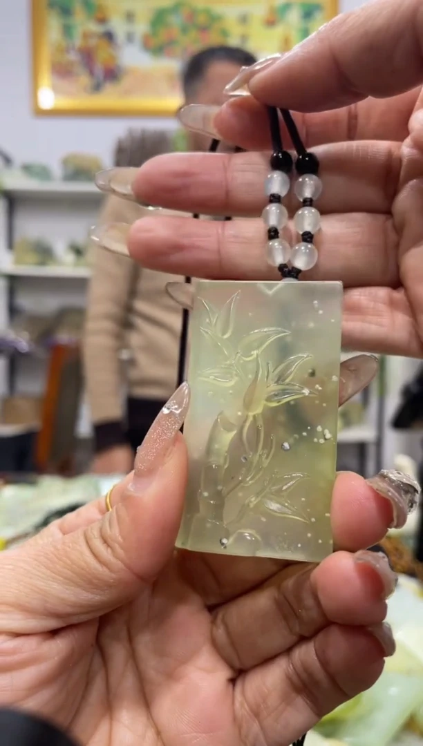 【闪购商品】岫玉吊坠未镶嵌             