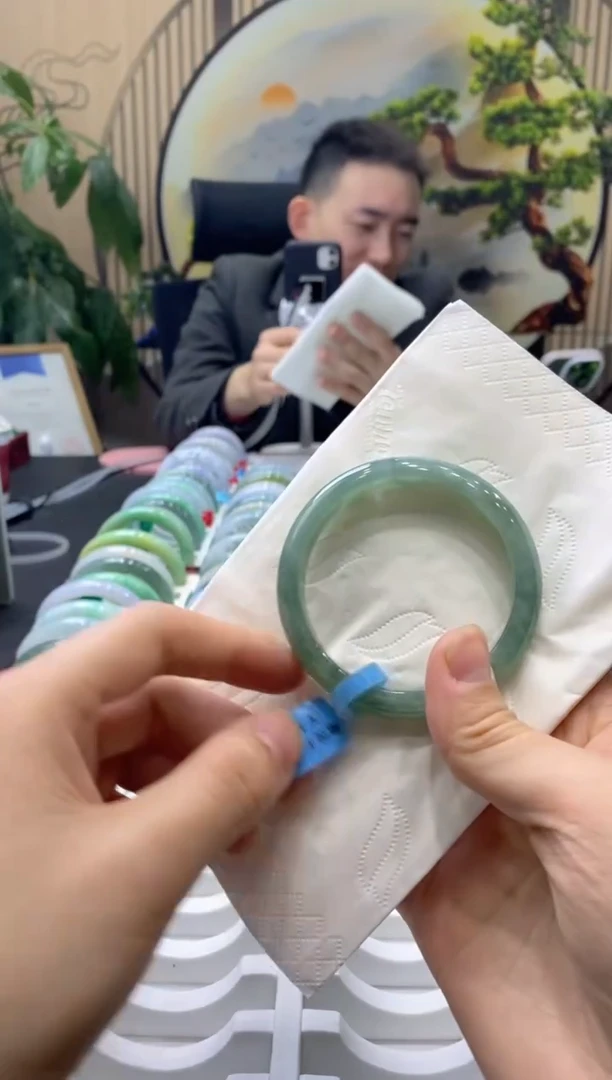 【闪购商品】翡翠手镯未镶嵌0000014690