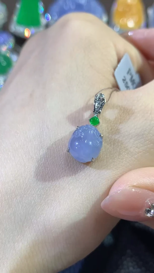 吊坠(不含链)18K金镶嵌翡翠D2翡翠紫货有一定色差