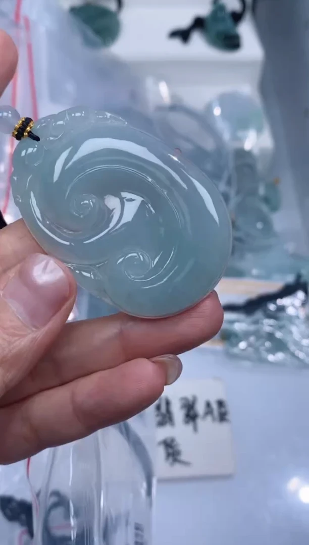 颈饰未镶嵌翡翠吊坠