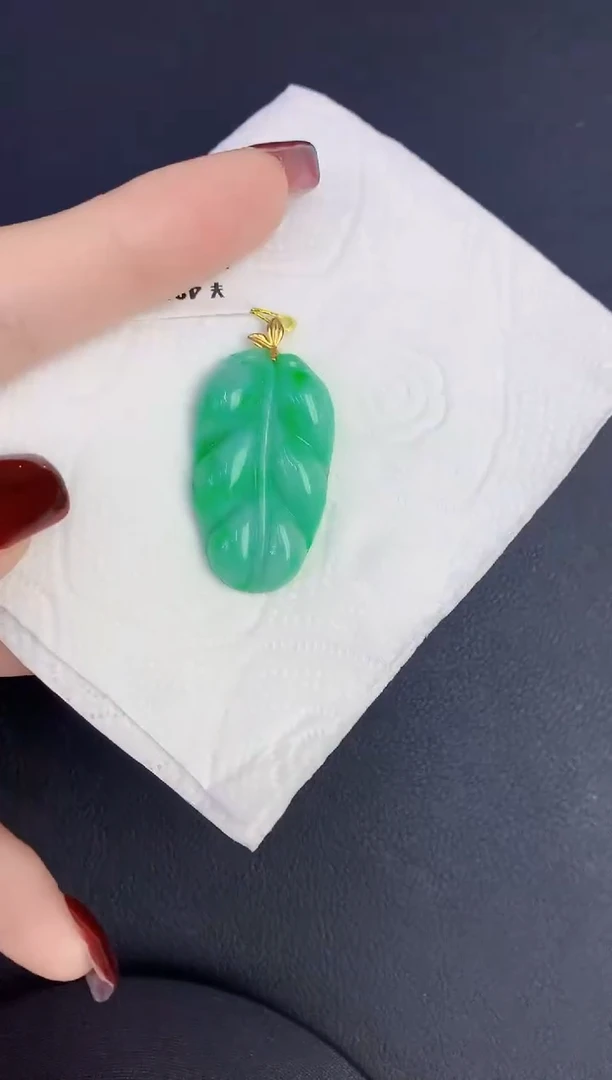 颈饰18K金镶嵌翡翠缅甸天然翡翠a货