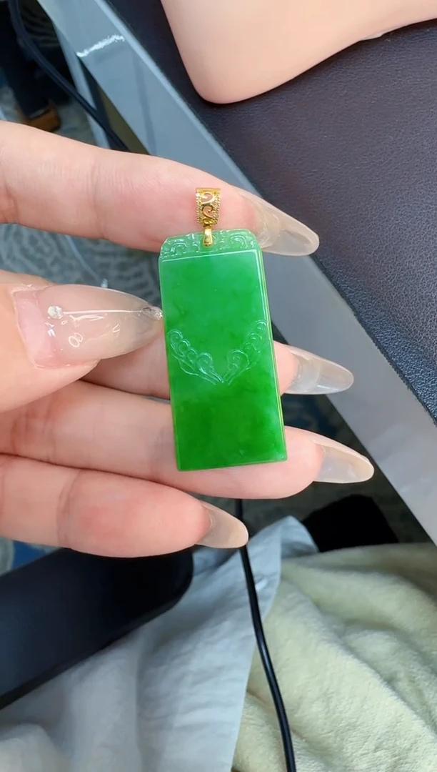 翡翠18K金镶嵌吊坠(不含链)缅甸A货翡翠