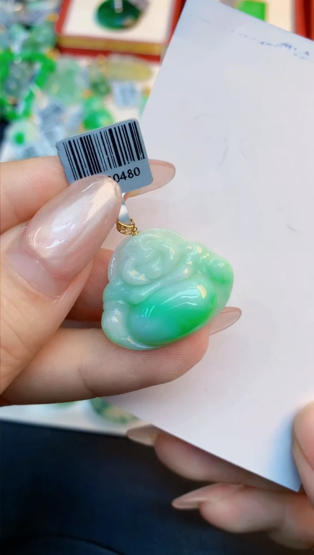 翡翠未镶嵌颈饰1