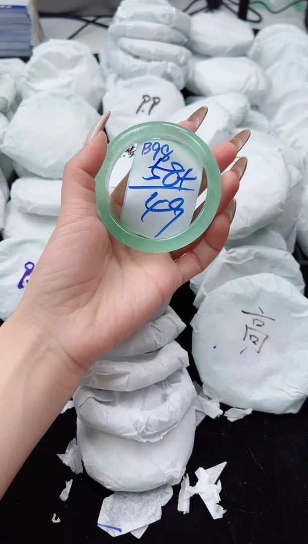 未镶嵌手镯石英质玉58圈口编号：B98