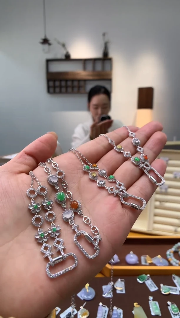 颈饰银S925镶嵌翡翠项链多样性发起一