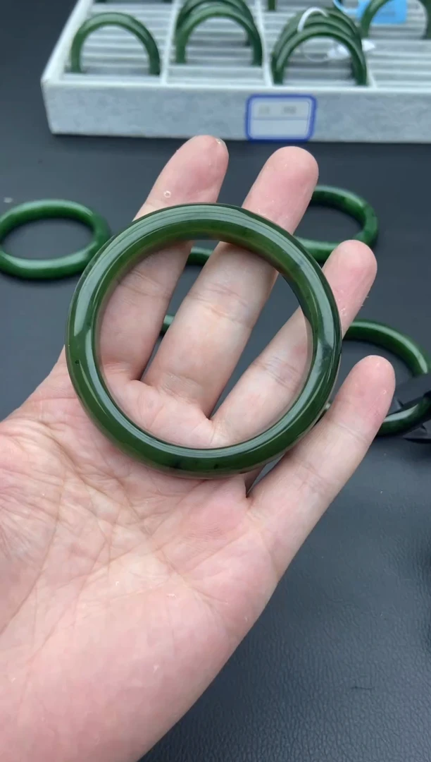 未镶嵌手镯和田玉（碧玉）65-56.5